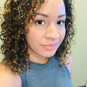 Meet your Posher, Leiana